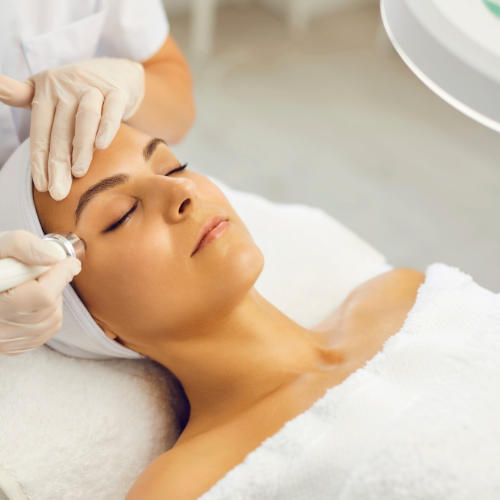 Dermaplaning Exfoliación física con bisturí – Uskin